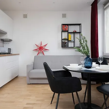 Cosy For 3 People In The Center By Renters Lejlighed Warszawa