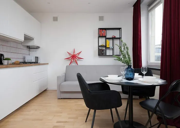 Cosy For 3 People In The Center By Renters Lejlighed Warszawa
